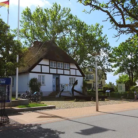 Terrasse, Gratis Nutzung Vom Ahoi Erlebnisbad Und Sauna In Sellin - Antje 04 Apartment